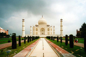 Amritsar to Agra Car rental